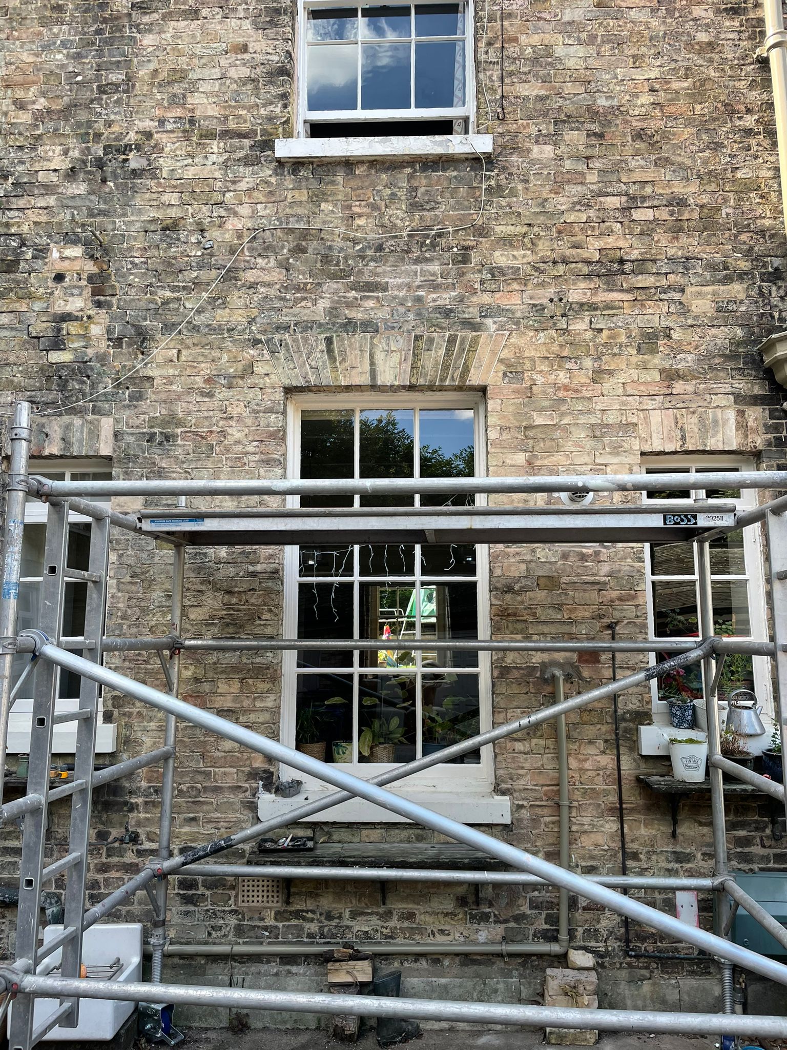 Heritage brickwork repairs, Repairing a self supporting brickwork lintel in Gateforth, North Yorkshire