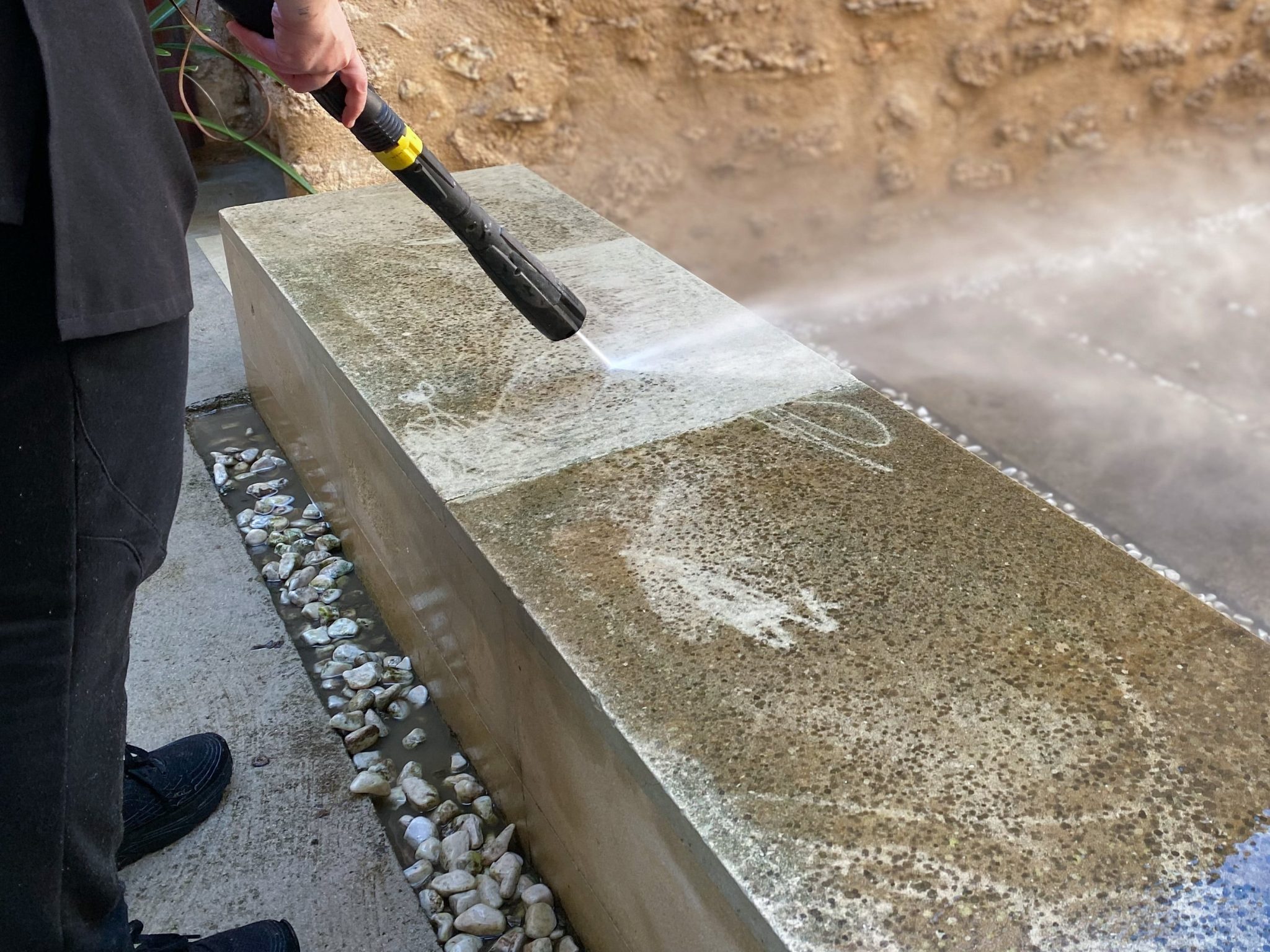 Read more about the article What Is The Best Cleaning Method for Render? 
